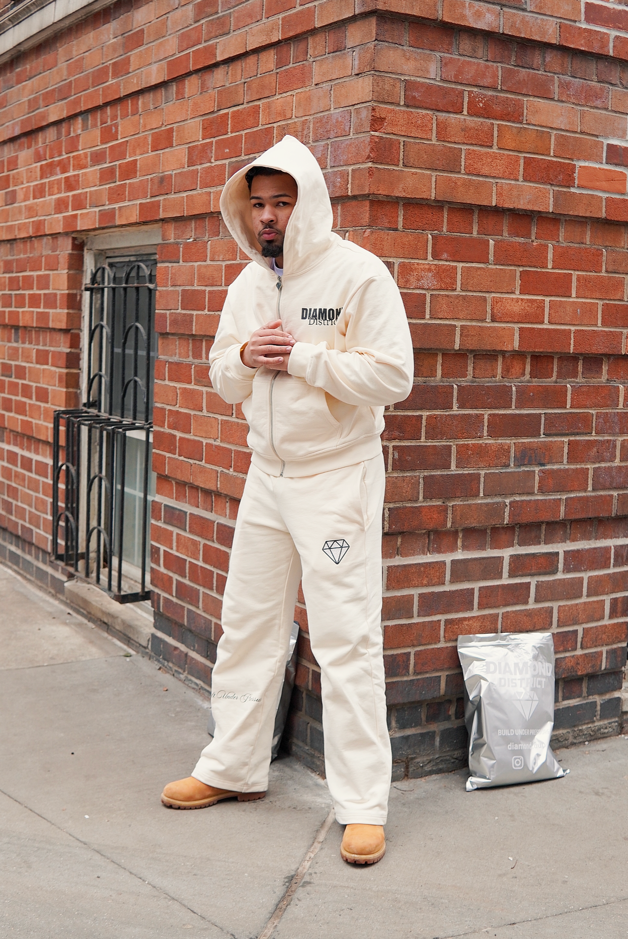 DIAMOND DISTRICT SIGNATURE TRACKSUIT - BAIGE